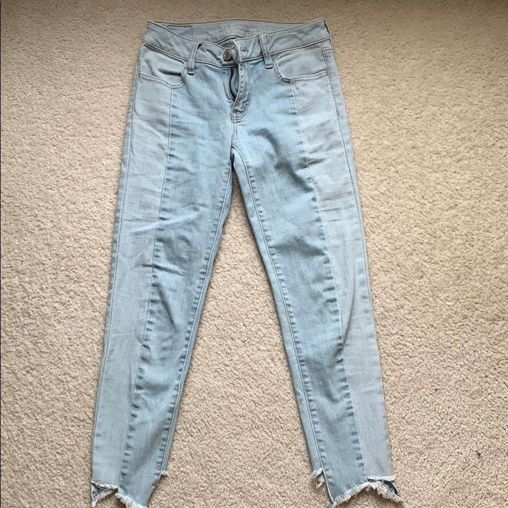 AMERICAN EAGLE Distressed crop jeggings